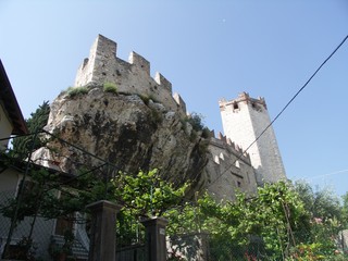 [Bild:Castello Scaligero]